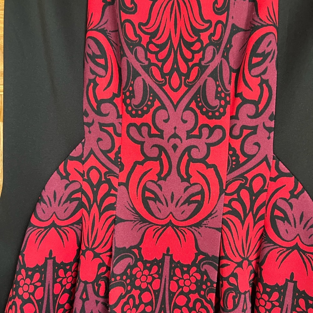 Perfect Holiday or Christmas dress! Beautiful‎ dress size 8 by db brand.